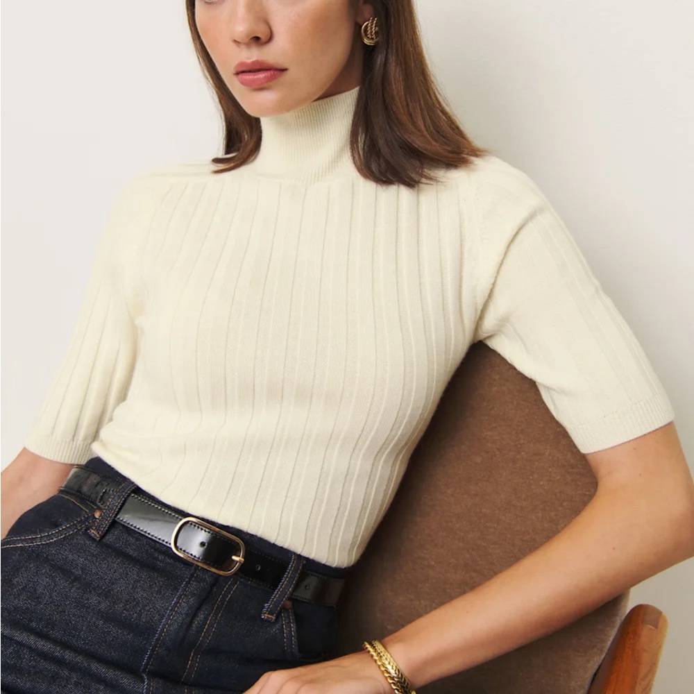 Reformation merino wool sweater size down fits small NWT